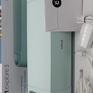 Cricut Explore 3 Die Cutting Machine Mint 2008337 New In Box!
